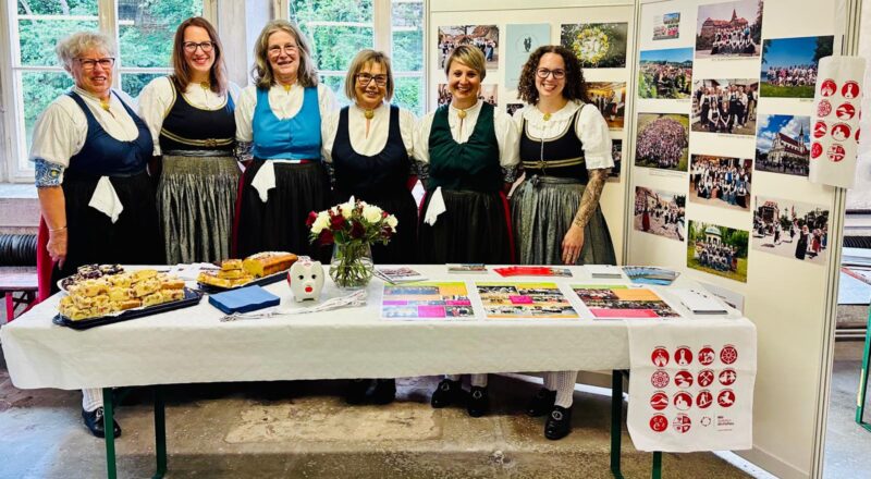 Mitglieder Volkstanzkreis bei Ehrenamtsmesse in Lauf